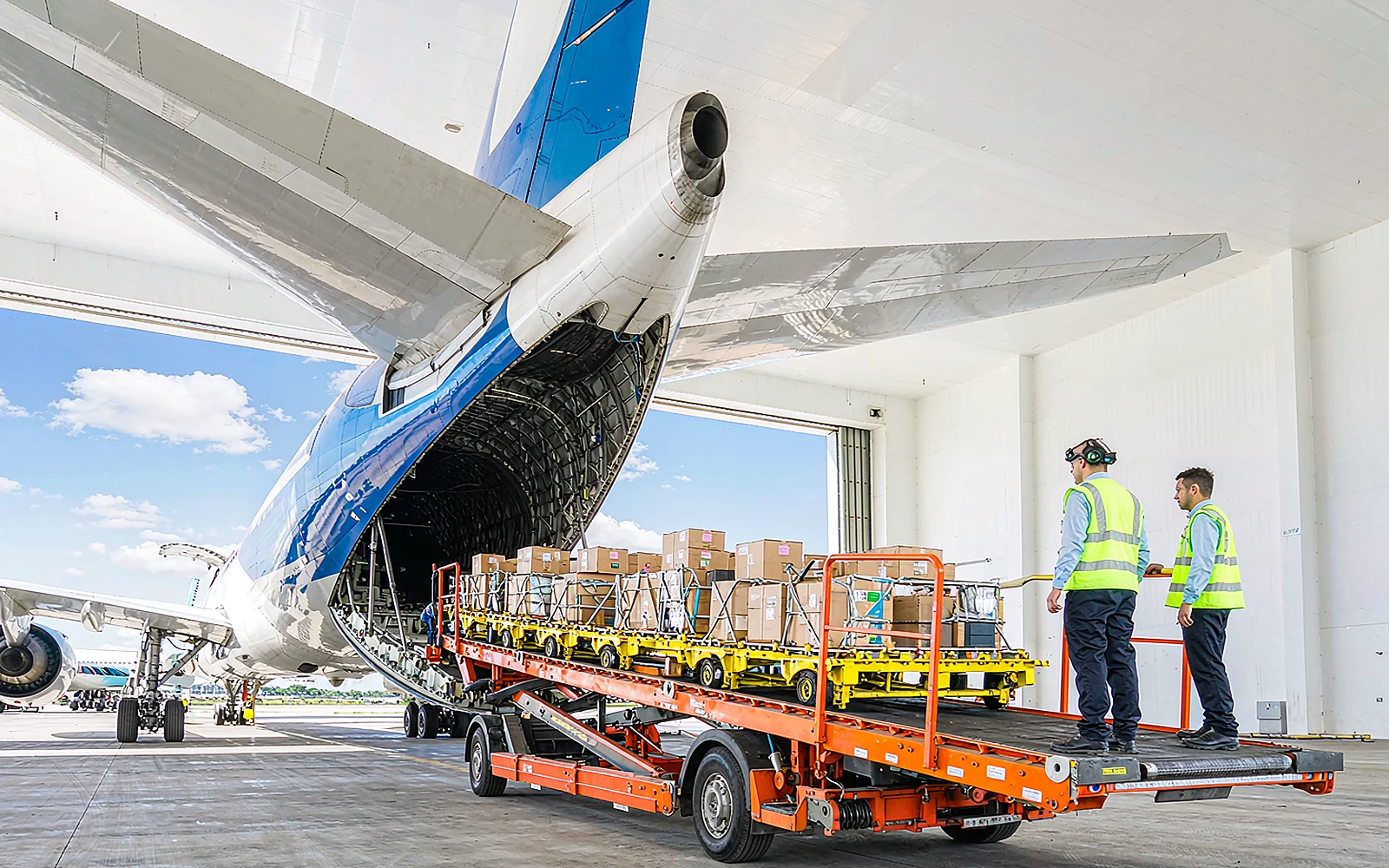 Air cargo transport